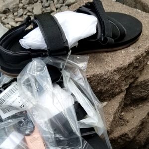 New WT Quicksilver men's sandal 13